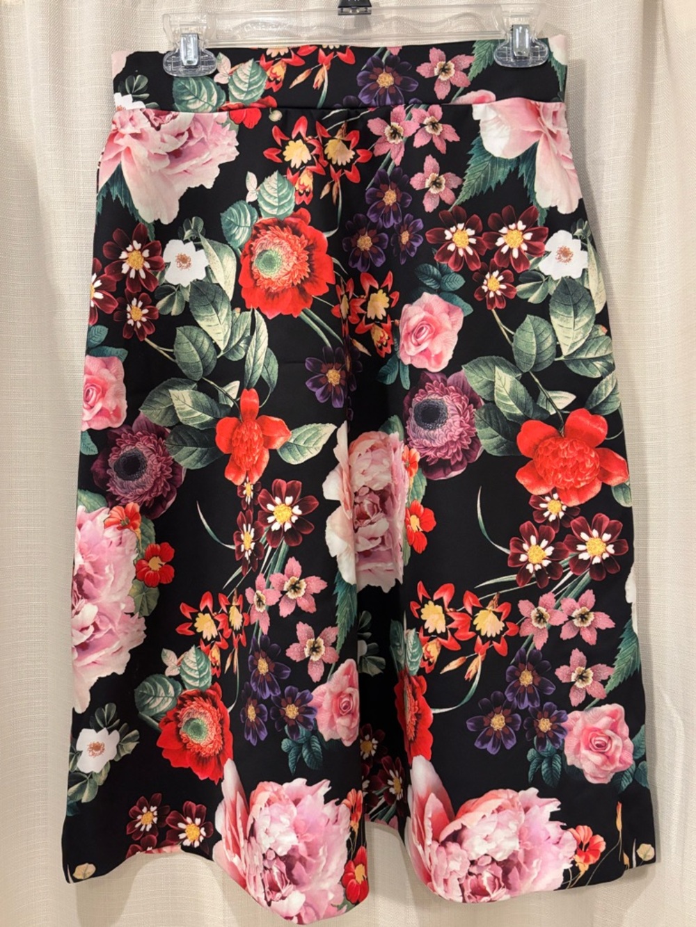 NWT New York & Company Black Floral Scuba Skirt